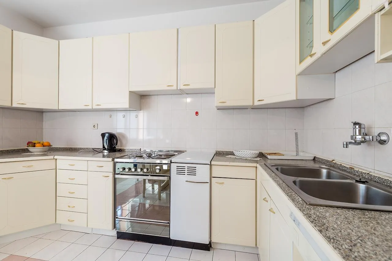 Rona Apartments Ani Icici