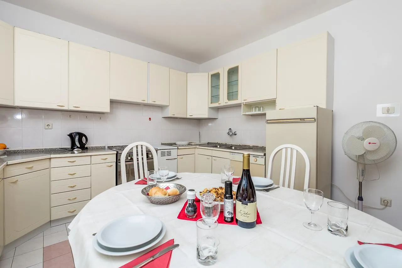 Rona Apartments Ani Icici Croatia